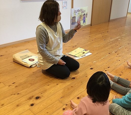 お餅つき、楽しかったよ！ | にじいろ保育園ブログ