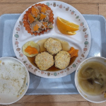 9月17日は、おつきみ給食でした。